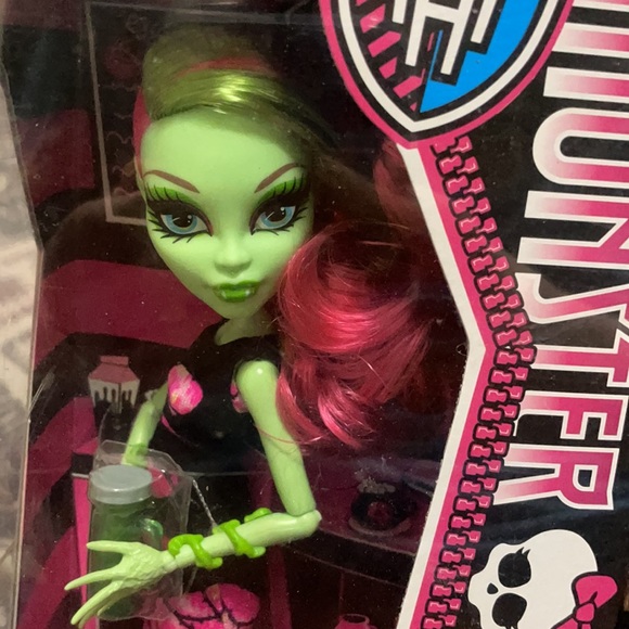 Monster high coffin bean 3 pack twyla, Robecca steam, Venus McFlytrap rare HTF - Picture 2 of 14